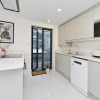 Отель Superb Maisonette With Patio Garden Close to Battersea Park by Underthedoormat, фото 11
