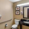 Отель Comfort Suites Marshall, фото 47