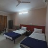 Отель SPOT ON 42038 Hotel Sri Krishna, фото 11