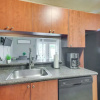 Отель Opa-locka Townhome, 15 Mi to Miami Beach!, фото 11