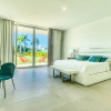 Отель Modern and Fresh Oceanfront Villa, фото 6