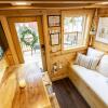 Отель Tiny House! Hot Tub! Pikes Peak & AC, фото 2