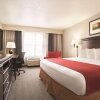 Отель Country Inn & Suites by Radisson, Moline Airport, IL, фото 3