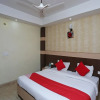 Отель OYO Flagship 12177 Hotel Crystal Inn, фото 4