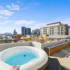 Отель Darling Harbour Penthouse Views & Hot Tub, фото 12
