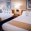 Отель Pines Inn & Suites, фото 31