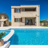 Отель Luxury Villa With Heated Pool 05, фото 1