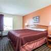 Отель Howard Johnson by Wyndham Airport, фото 3