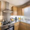 Отель Spacious Contractor Flat for Large groups - Private Parking by Tailored Apartments, фото 9