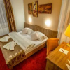 Отель Wellness Hotel Hluboký Dvůr, фото 5