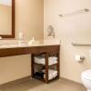 Отель Comfort Suites Columbus Airport, фото 8