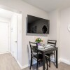 Отель Newly Renovated 1BR Studio Apt - Prime Walk Score, фото 7
