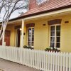 Отель Adelaide DressCircle Apartments - Specialty Accommodation, фото 1