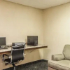 Отель Comfort Suites East / I-44, фото 15