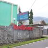 Отель RedDoorz near Lokawisata Baturaden, фото 3