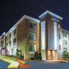 Отель La Quinta Inn & Suites by Wyndham Sturbridge, фото 1