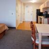 Отель Candlewood Suites Milwaukee Brown Deer, an IHG Hotel, фото 17