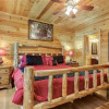 Отель Love Shack - One Bedroom Cabin, фото 12