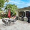Отель Bnb Hyperion Chic 1BR Haven in Hollywood, фото 11