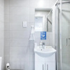 Отель Securematics Kings Studio Apartments, фото 4