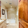 Отель Luxury 2 Bedroom Ski in, Ski out Condo in Breckenridge with Shared Pool, Hot Tub, Arcade, and Bar, фото 11