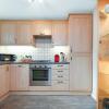 Отель Surbiton modern 2 bedroom flat with parking, фото 10