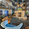 Отель Black Swan - Heart of Downtown - Midcentury with Patio, фото 8