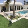 Отель Palm Beach Stunning Villa 13-beds 10-baths -26ppl, фото 11