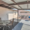 Отель Updated Home W/patio, 5 Mins to Lake Havasu!, фото 15