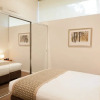 Отель Quality Suites Beaumont Kew, фото 7