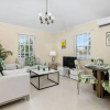 Отель Cozy 3br2ba Great Location w Private Pool Patio, фото 3