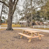 Отель Gulf Shores Escape w/ Grill, 4 Mi to Beach!, фото 16