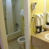 Отель Americas Best Value Inn Conyer, фото 9