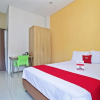 Отель Reddoorz@ Karet Pedurenan 4, фото 4