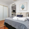 Отель QV Lovely Sunny 1-bedroom in CBD 1025, фото 4