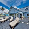 Отель Bayfront Tiki Island W /boat Slip & Deck! 3 Bedroom Home, фото 10