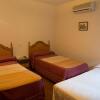 Отель Hostal Hueso, фото 2