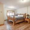 Отель Lazy Bear Lodge - Hot Tub 5 Bedroom Home by Redawning, фото 1