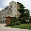 Отель Suklutai Hotel & Serviced Apartment в Чаченгсау