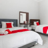 Отель RedDoorz near Batik Tulis Celaket 2, фото 4