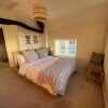 Отель Beautiful 4-bed Cottage in Heart of the Cotswolds, фото 10