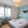 Отель Spacious T3 apartment with a balcony near the old town, фото 6