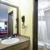 Отель Econo Lodge Inn & Suites, фото 9