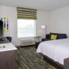 Отель Hampton Inn & Suites Irvine-Orange County Airport, фото 4