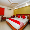 Отель OYO 22953 Hotel Shelter, фото 11