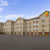 Отель Super 8 by Wyndham Fort Nelson BC в Форт-Нельсоне