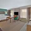 Отель Hampton Inn & Suites Alliance, фото 2