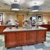 Отель Hampton Inn & Suites State College at Williamsburg Square, фото 37