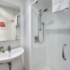 Отель Chic 3 Bedroom City Central with Parking, фото 10
