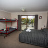 Отель Fiordland Great Views Holiday Park в Те-Анау